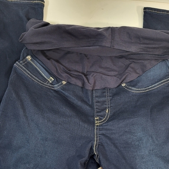 Signature Levi Strauss Maternity Skinny Jeans - Picture 6 of 9